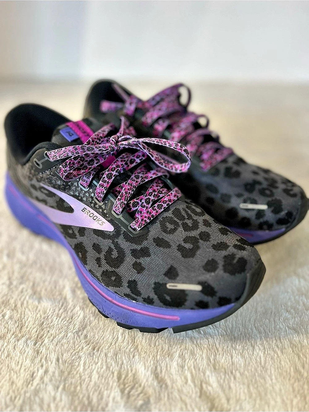 Brooks Ghost 14 Electric Cheetah (Run Wild) Athletic Shoes Black & Purple US 8W